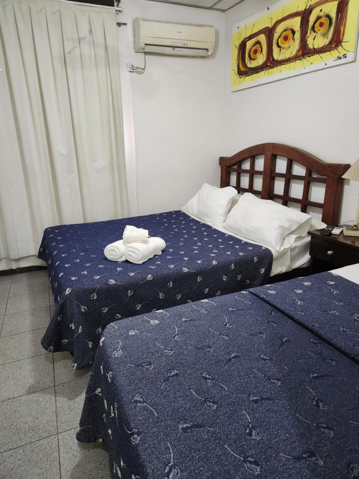 Express Hotel *